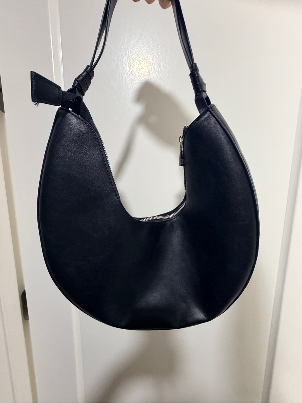 Black Crescent Shoulder Bag - Minimal Hobo Purse - Picture 2 of 3